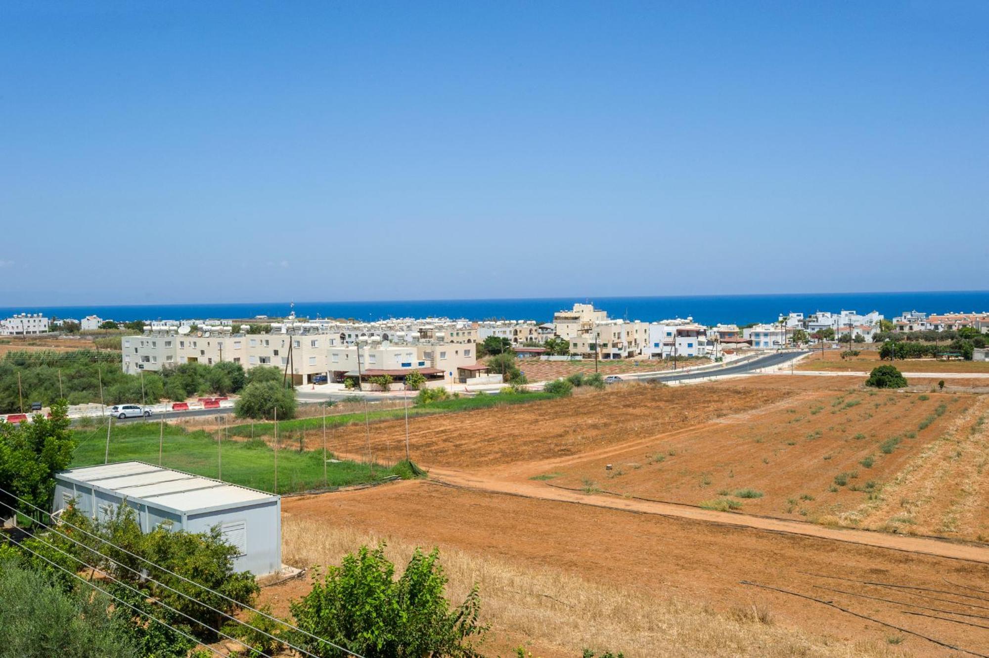 Seabreeze Apartment 200M Away From The Sea Paralimni Buitenkant foto
