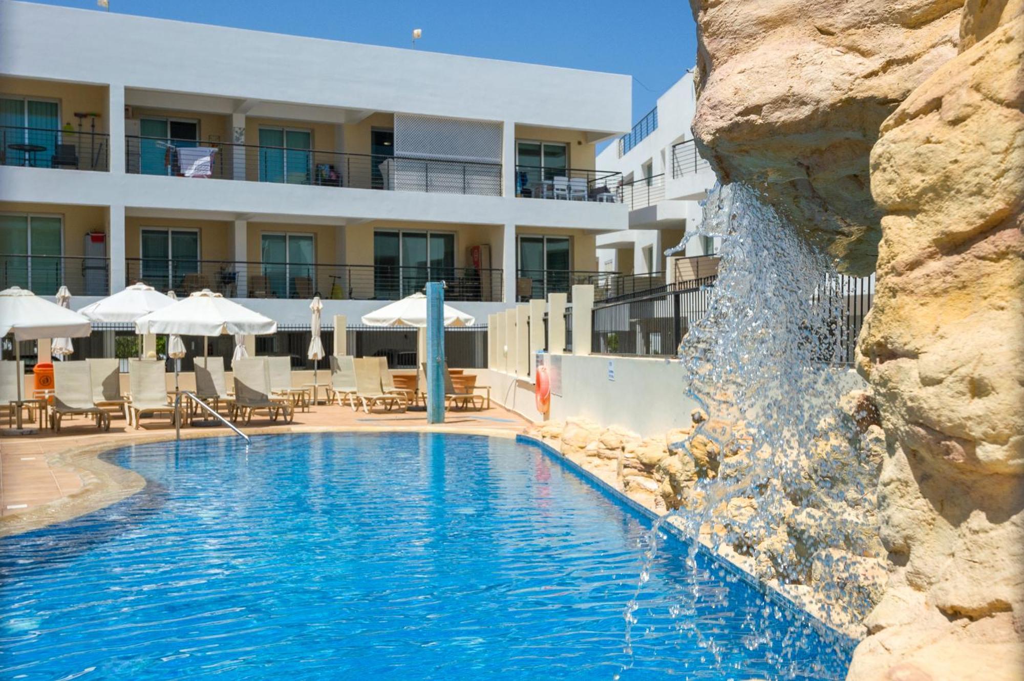 Seabreeze Apartment 200M Away From The Sea Paralimni Buitenkant foto