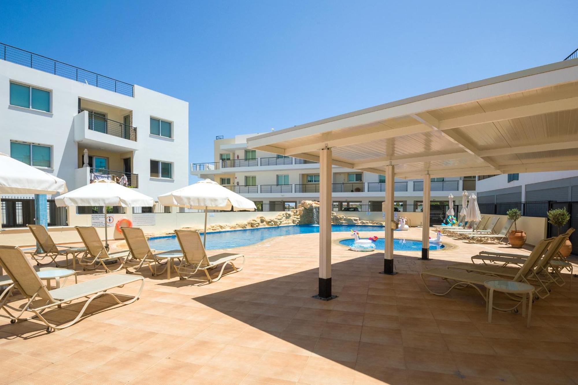 Seabreeze Apartment 200M Away From The Sea Paralimni Buitenkant foto