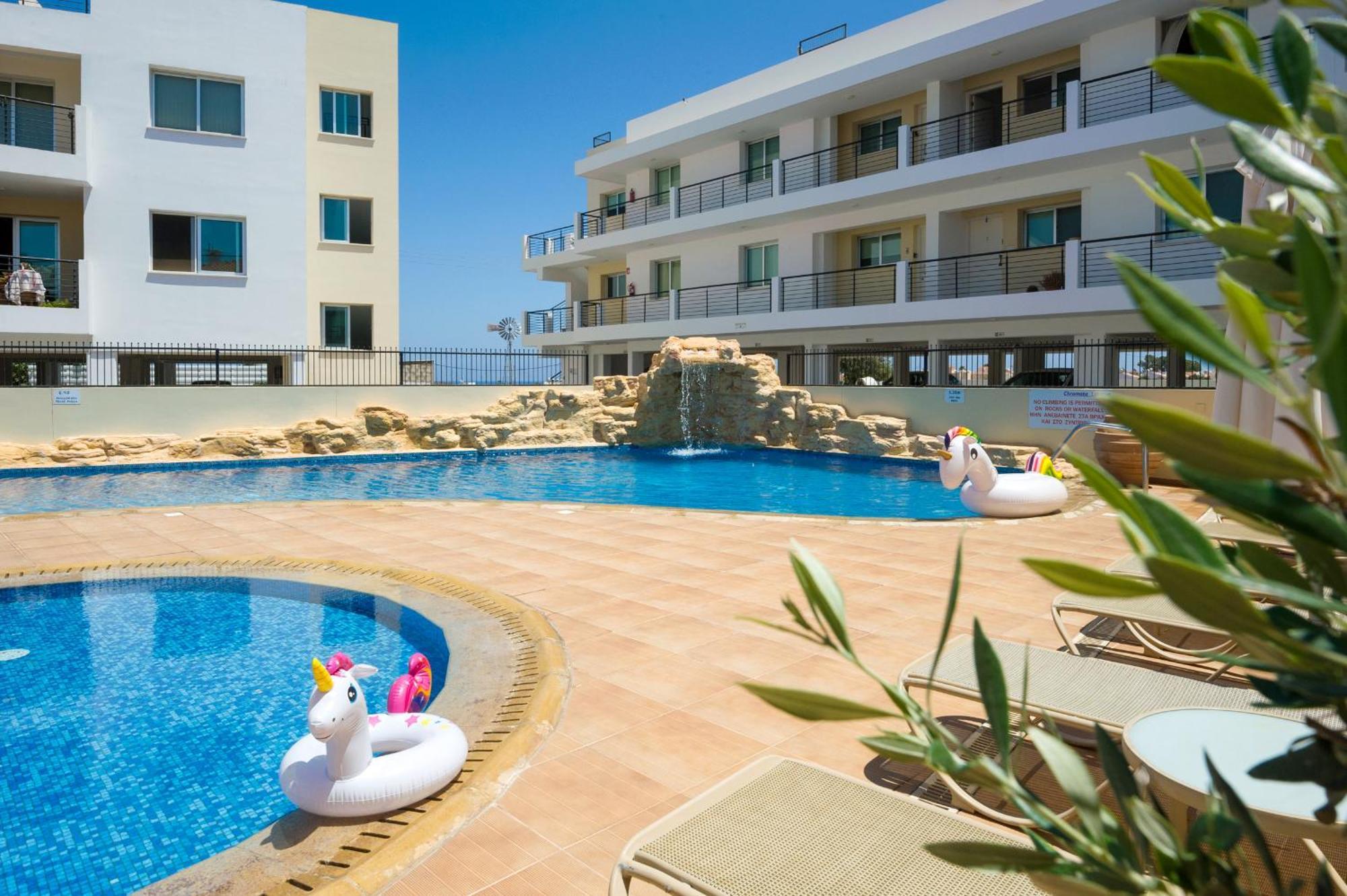 Seabreeze Apartment 200M Away From The Sea Paralimni Buitenkant foto